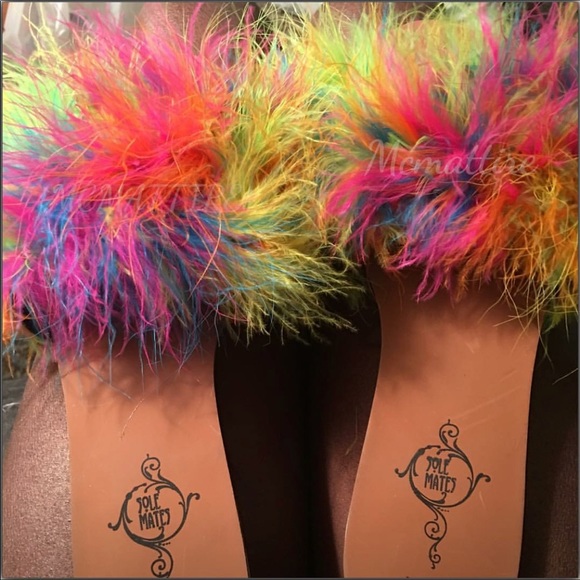 FLUFFY SLIDES BROWN BOTTOMS.... - Picture 3 of 4